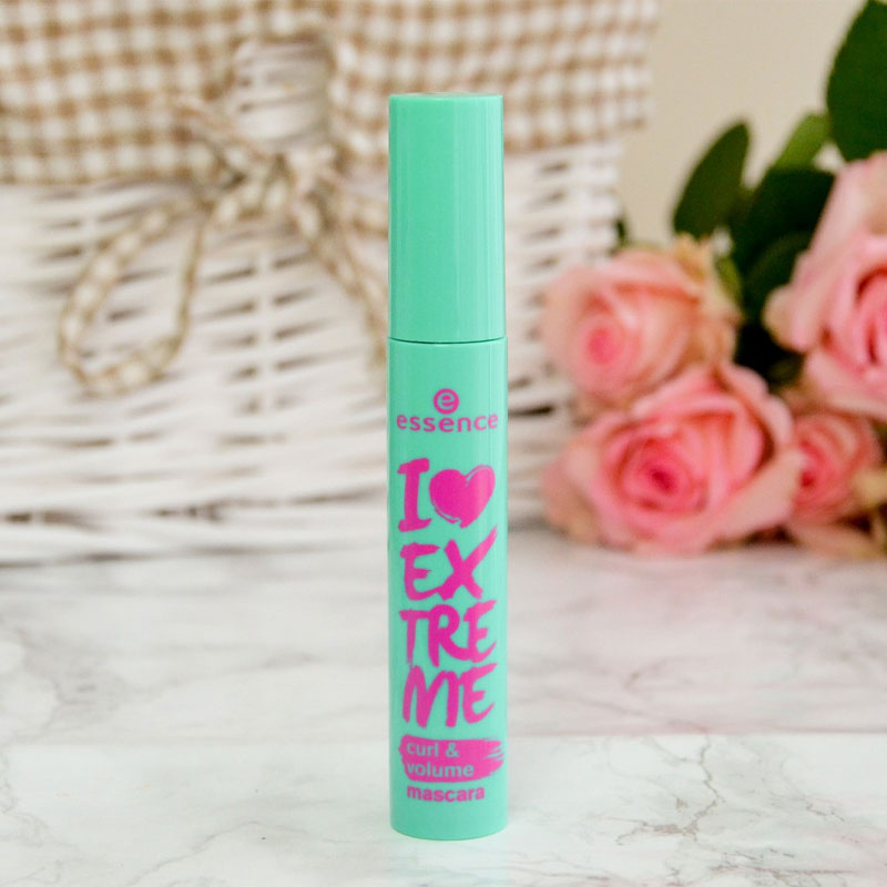 Essence-I-Love-Extreme-Volume-Mascara4